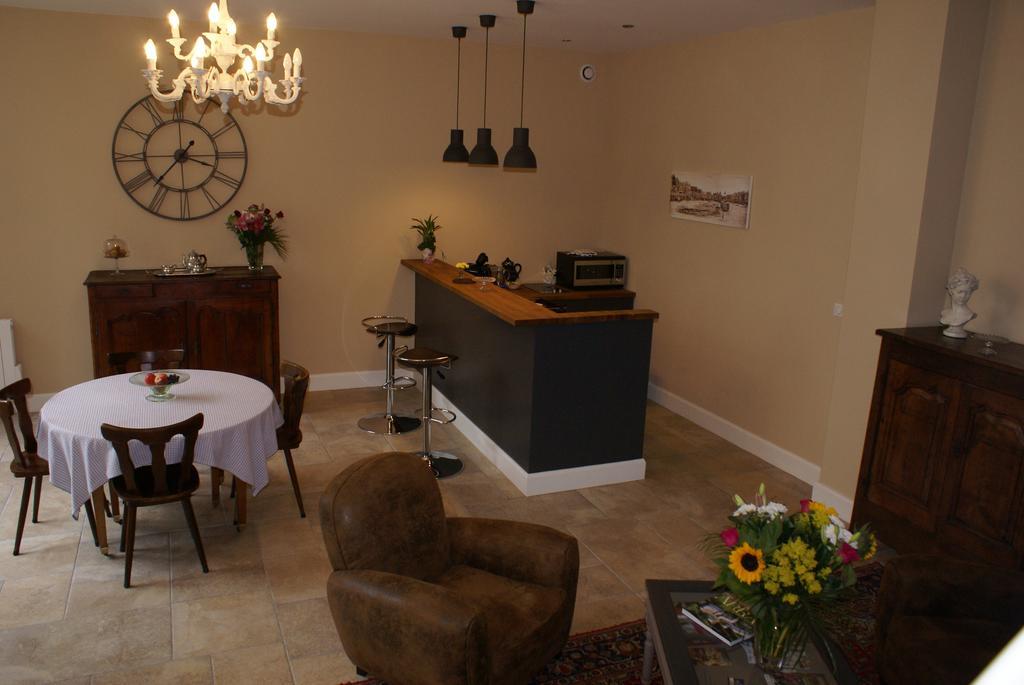 La Cour Des Carmes Bed and Breakfast Arras Esterno foto